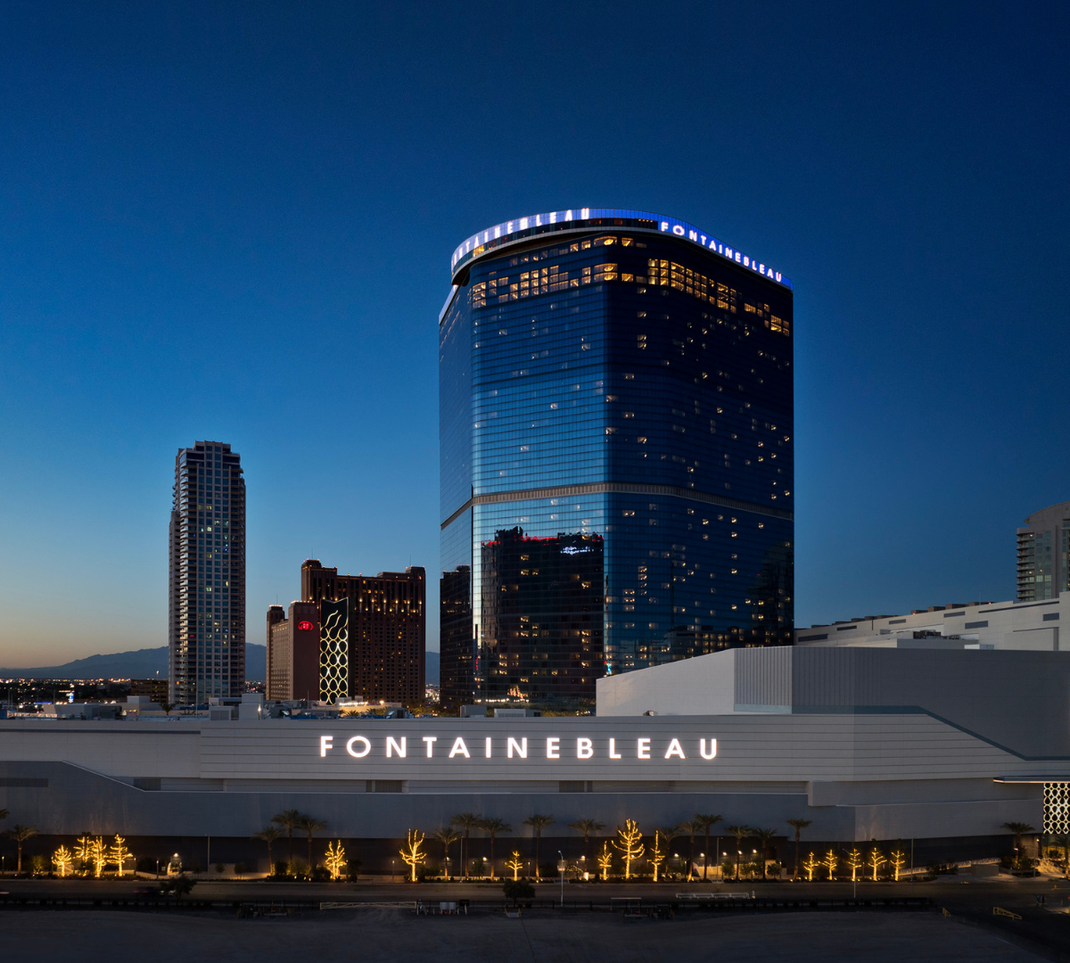 Exterior image of Fontainebleau hotel with neon signs