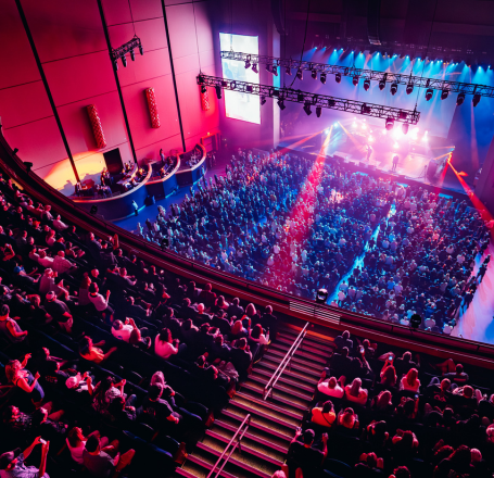 BleauLive Theater with band playing in front of crowd