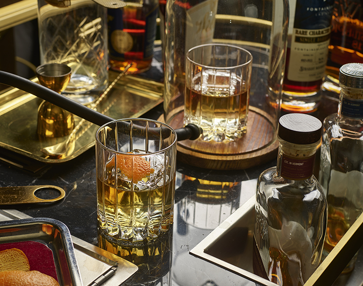 Drink tray with bottles and mixing elements from Don's Prime